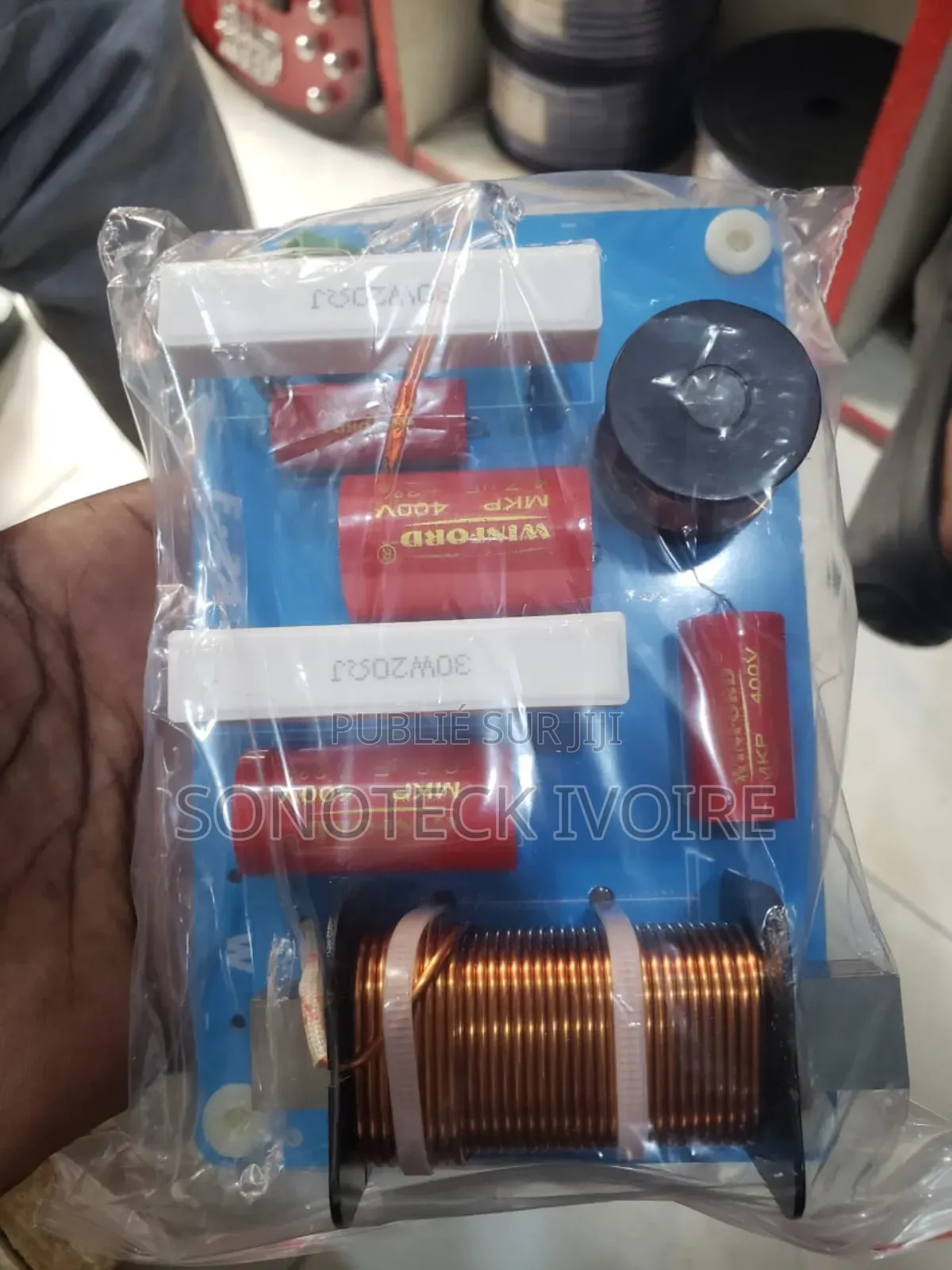 Plaquette Disponible