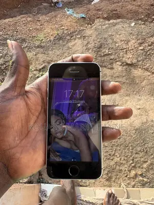 Nouveau Apple iPhone SE 128 GB Gris