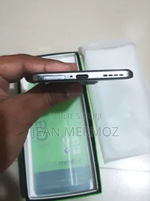 Nouveau Infinix Hot 50 Pro+ 4G 256 GB Doré