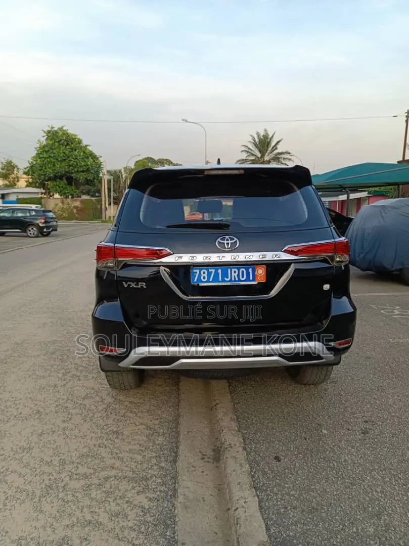 Toyota Fortuner 2020 Noir