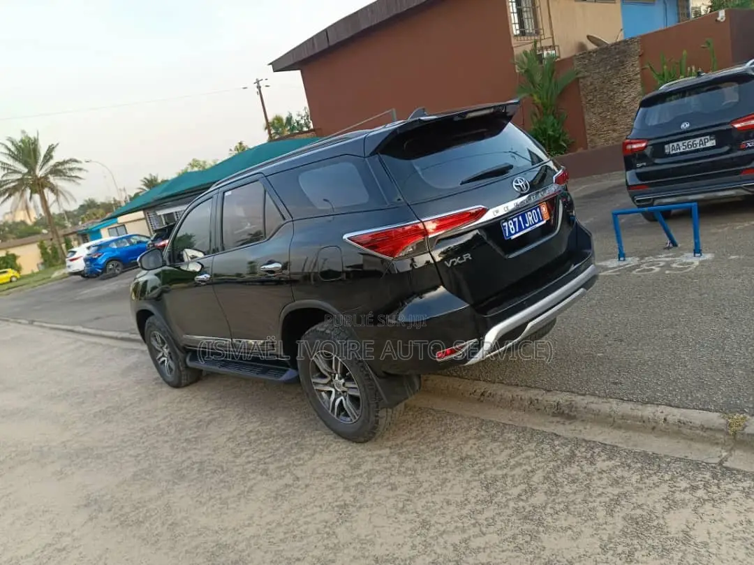 Toyota Fortuner 2020 Noir