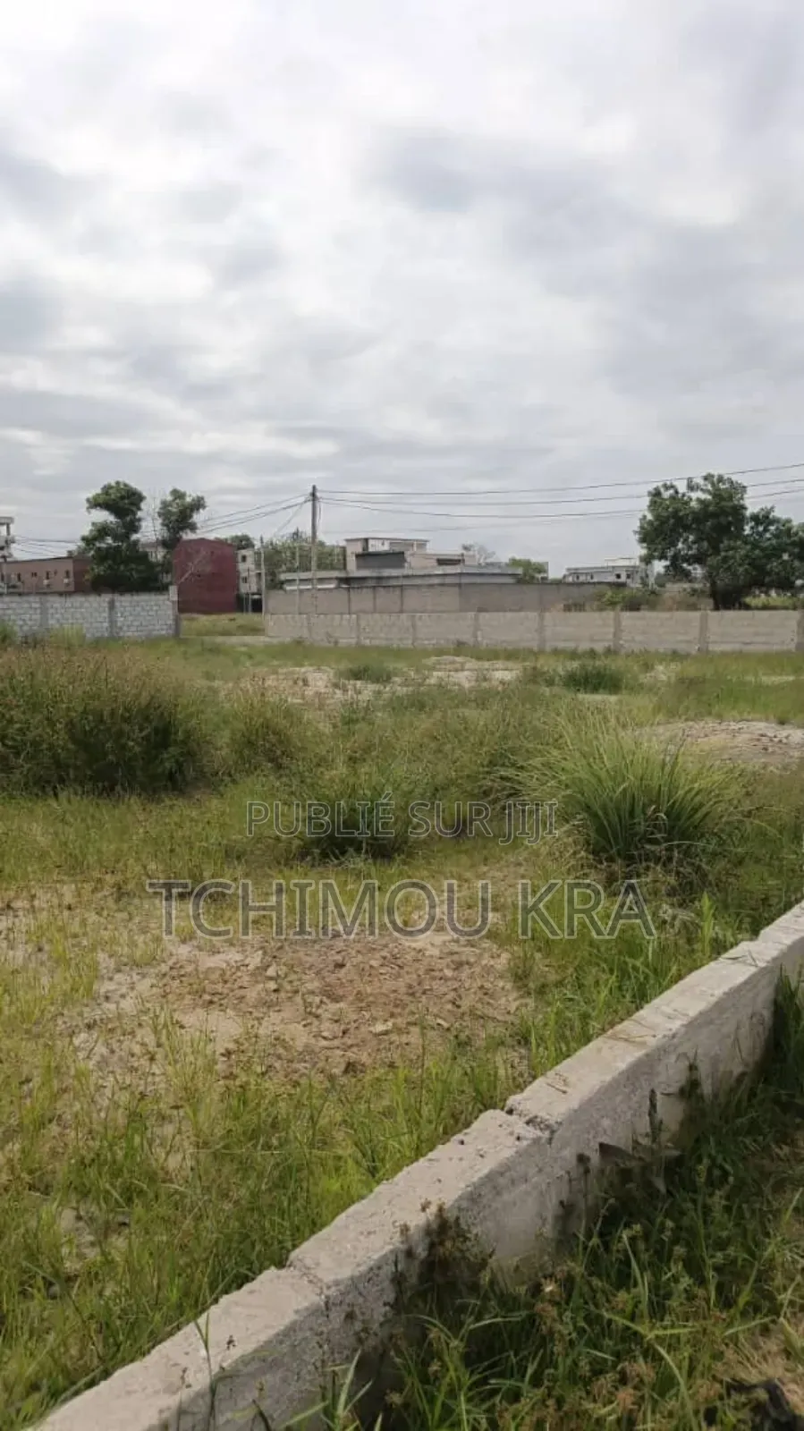 À Vendre Lot 945 M2 Cloturé À L’Angle Bassam Mockeyville