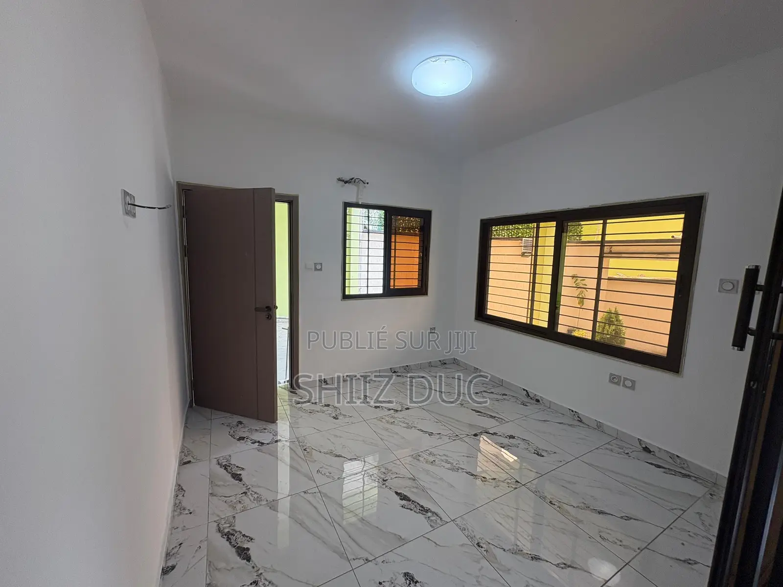 8chbre Villa dans Mohamed, Cocody à Vendre