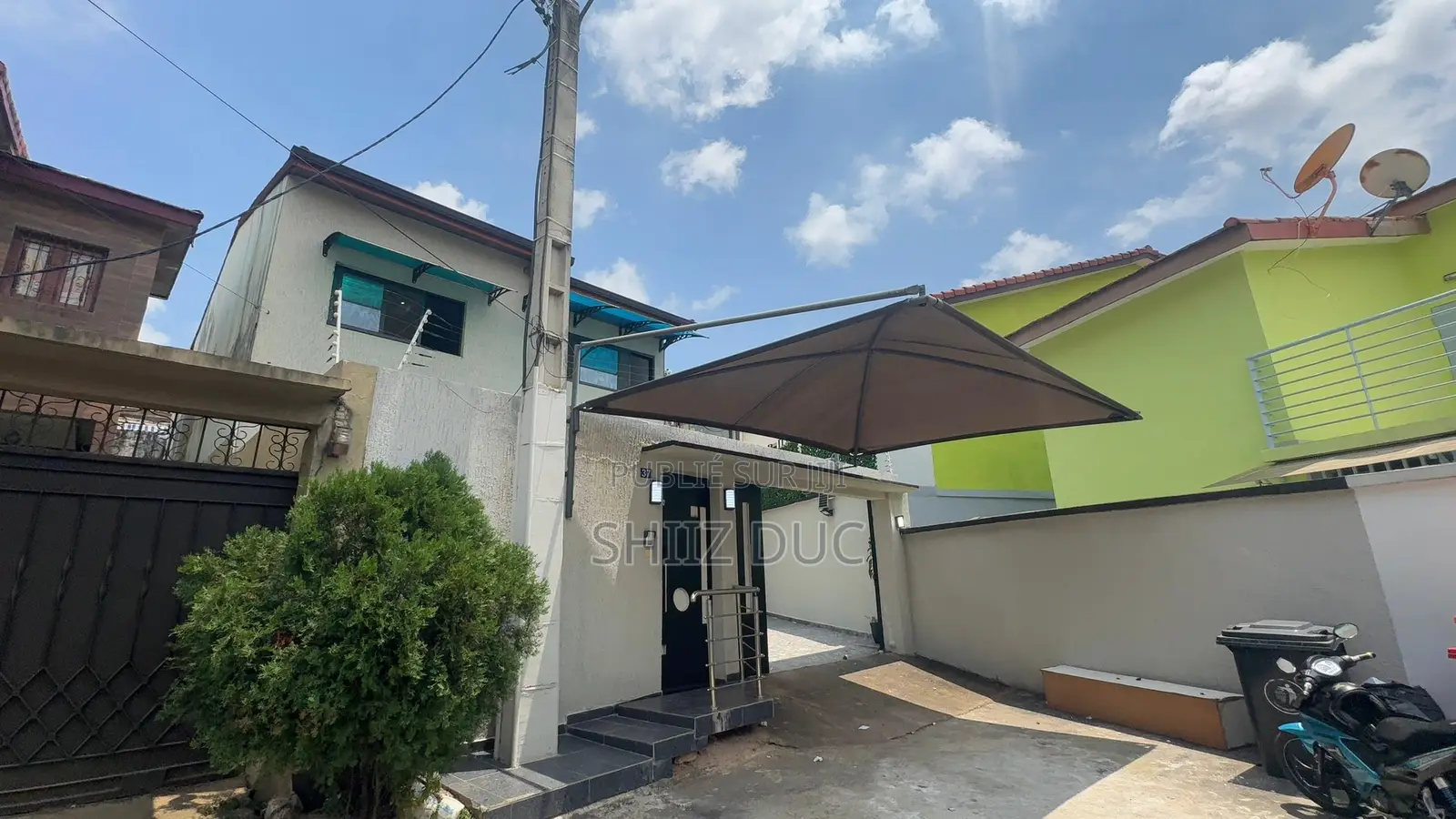 8chbre Villa dans Mohamed, Cocody à Vendre