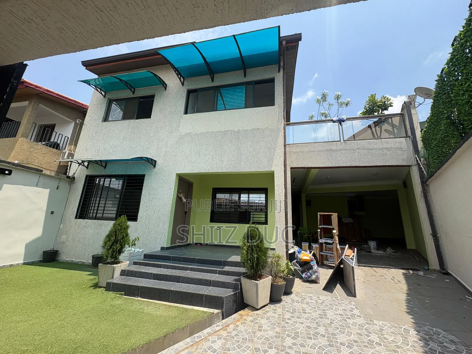 8chbre Villa dans Mohamed, Cocody à Vendre