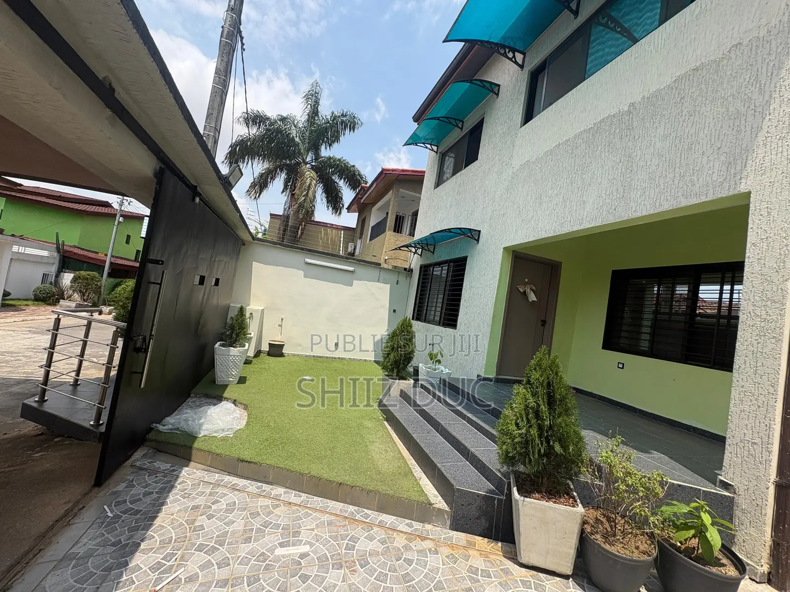 8chbre Villa dans Mohamed, Cocody à Vendre