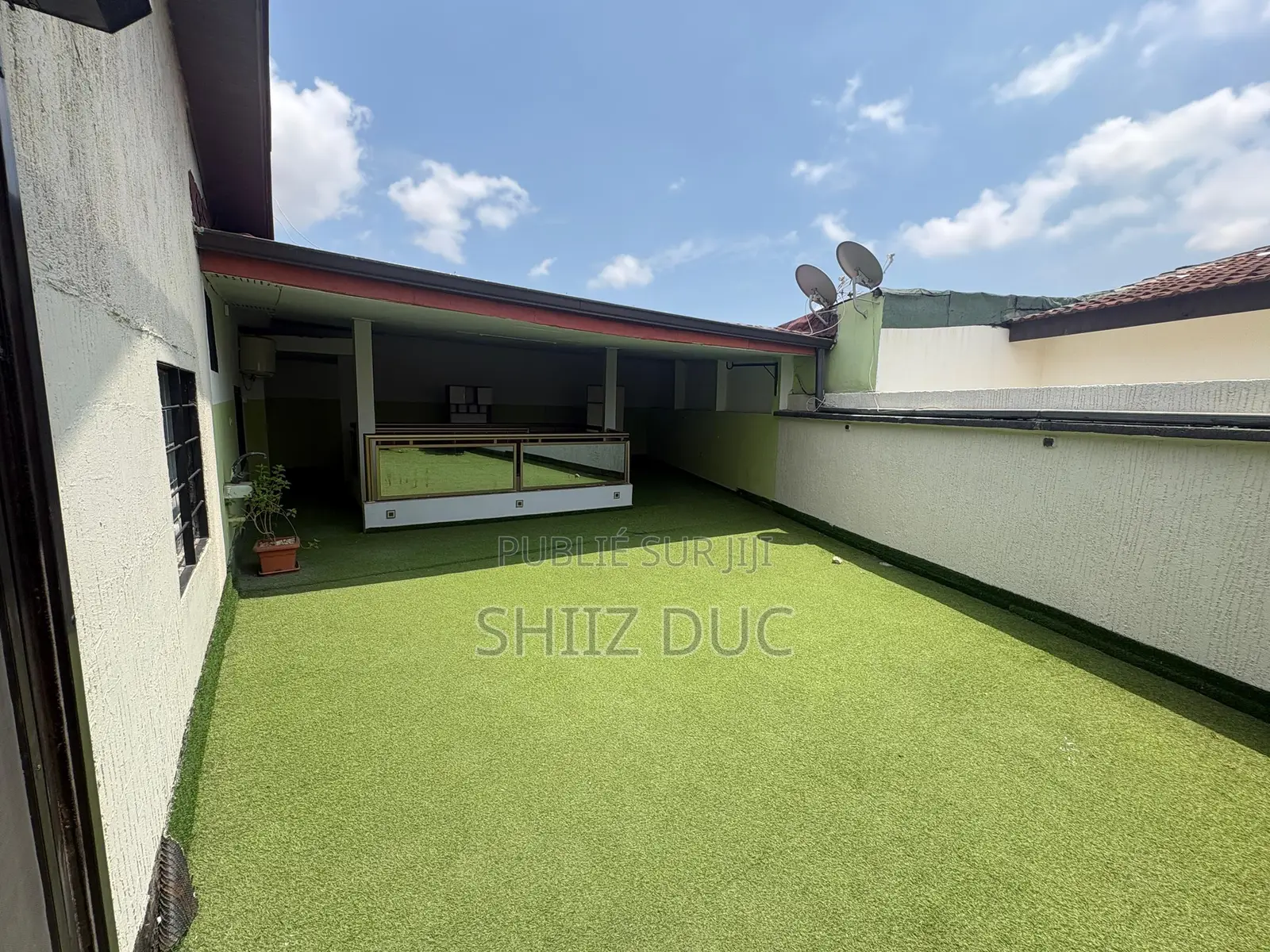 8chbre Villa dans Mohamed, Cocody à Vendre