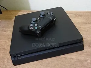 Ps4 Slim Craqué 20 Jeux Installé Avec Une Manette