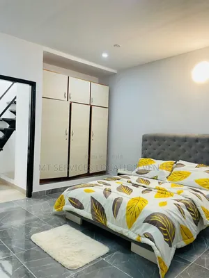 Meublé 3chbre Villa dans Mt Services Location, Cocody à Louer