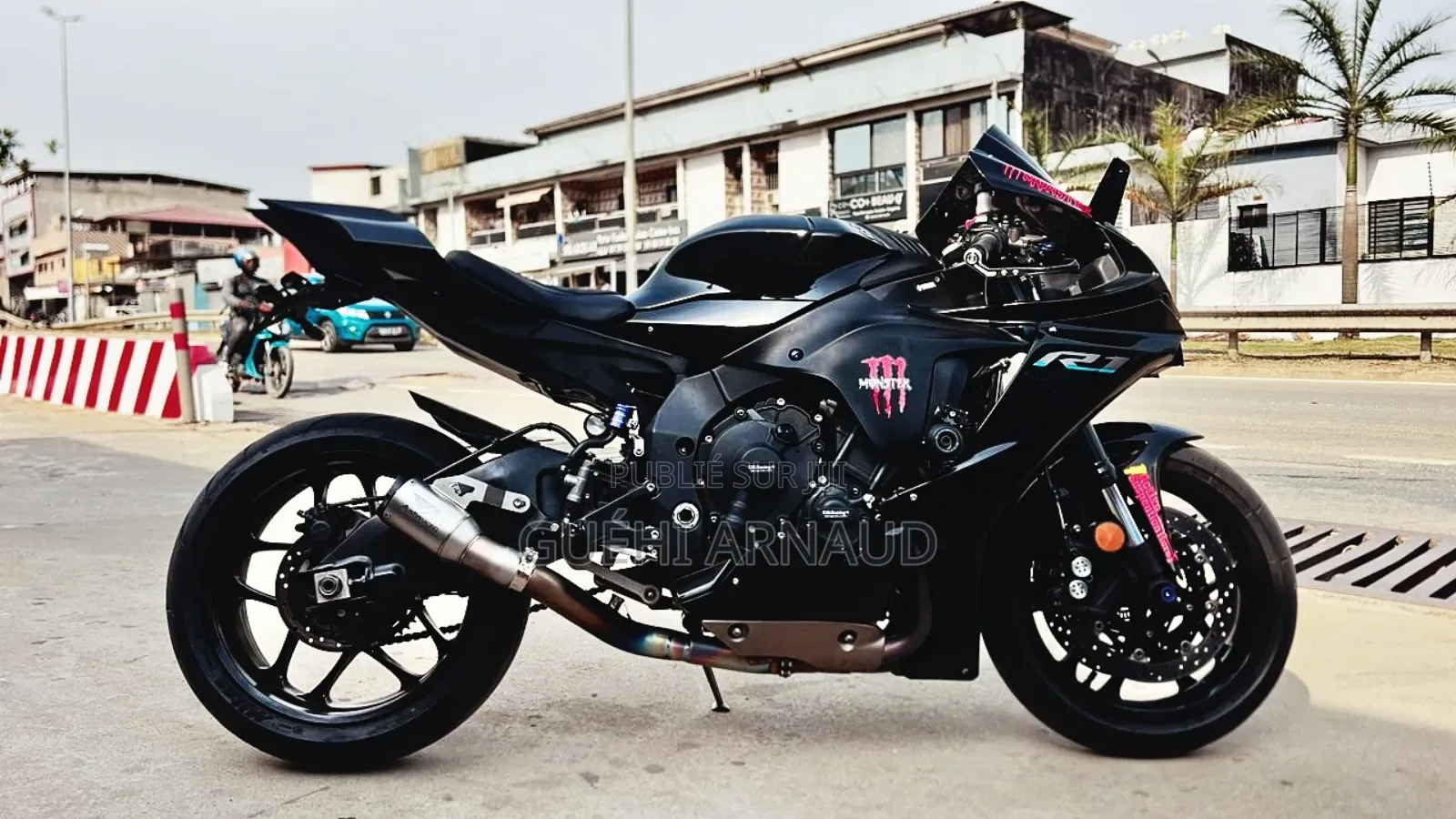 Yamaha R1 2024 Noir