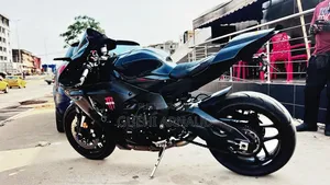 Yamaha R1 2024 Noir