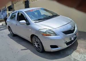 Toyota Yaris 2009 Gris