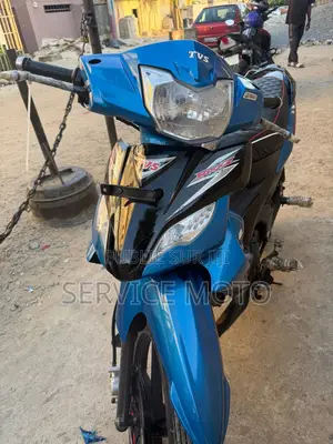 Nouveau TVS Rockz 125 2022 Bleu