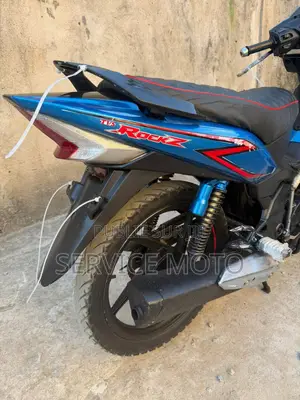 Nouveau TVS Rockz 125 2022 Bleu