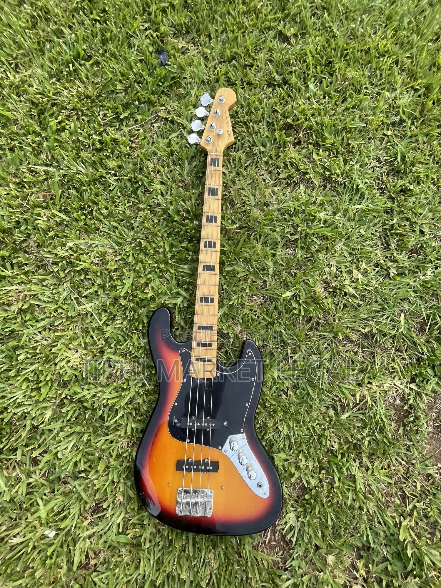 Guitare Basse Quatre 4 Cordes Importe Casi Neuf