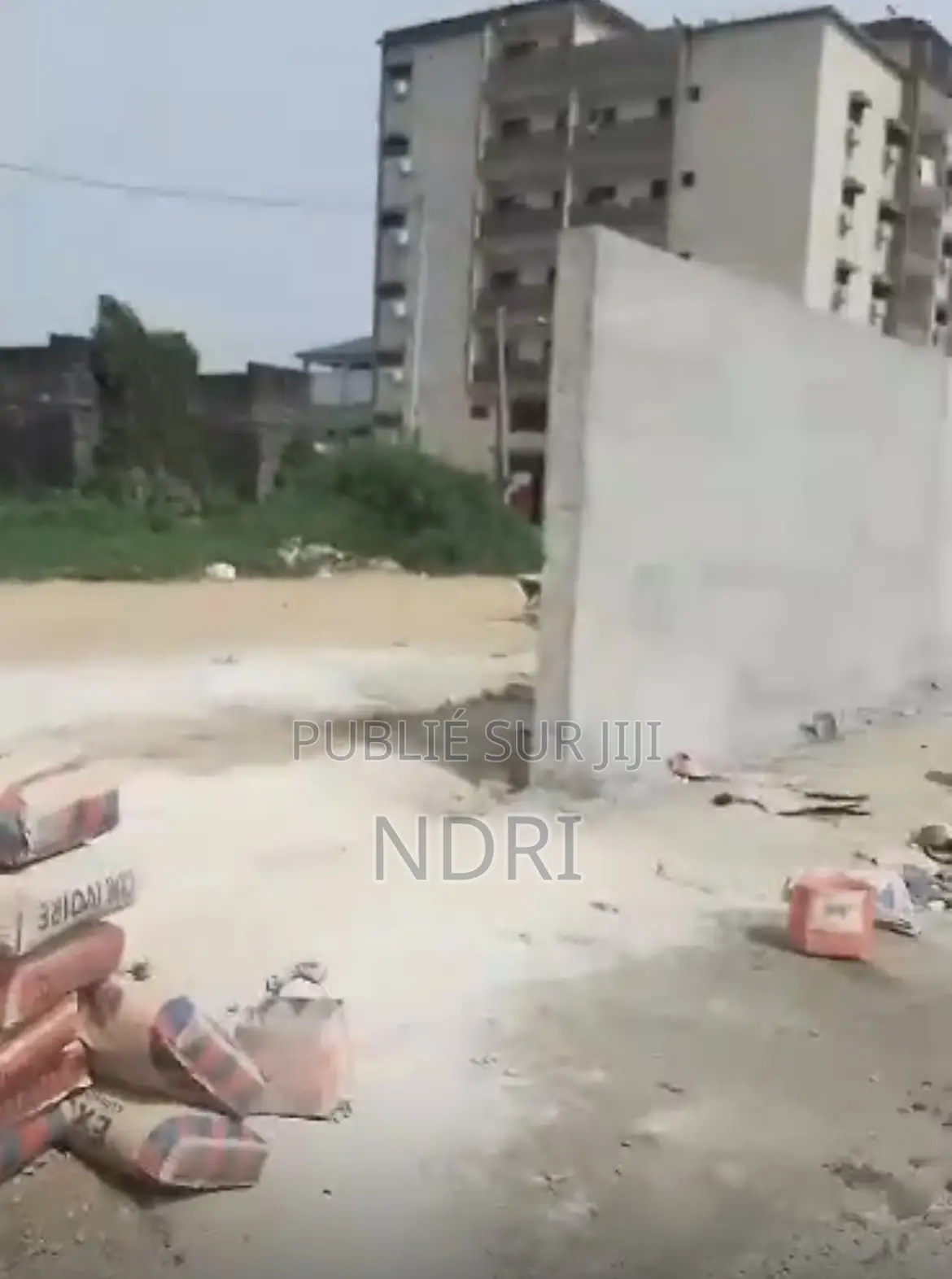 Vente De 1000m2 À Angre Bessikoi