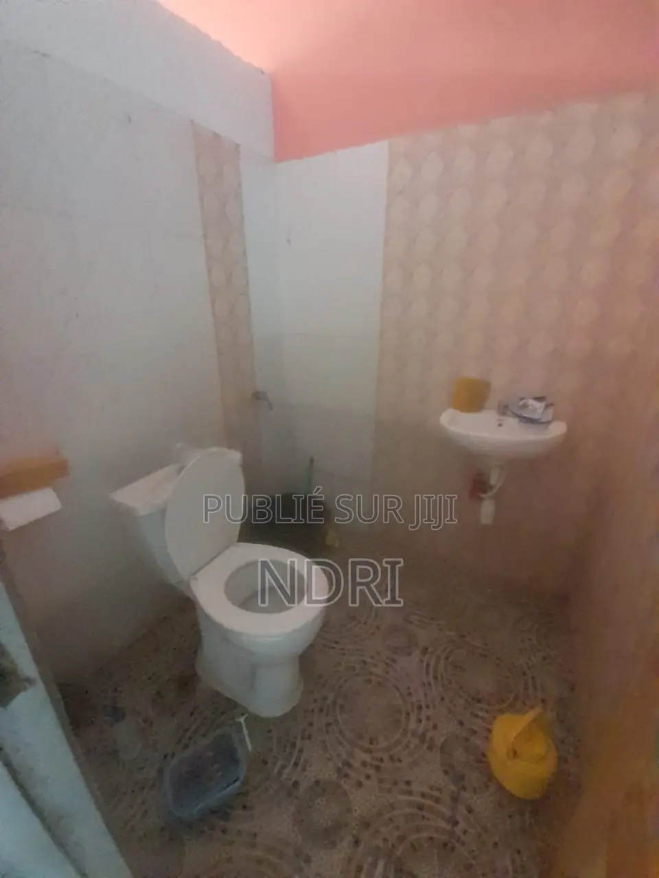 2chbre Appartement dans Building House, Cocody à Vendre