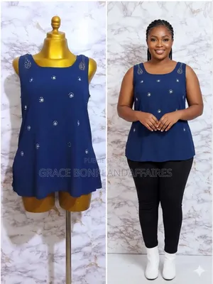 Haut Bleu Marine Pour Femme. Solde : 1500fcfa