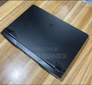 Nouveau MSI Vector 16 HX AI A2XWIG 16GB Intel Core i7 SSD 1T