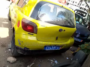 Toyota Yaris 1.0 MMT 2005 Jaune