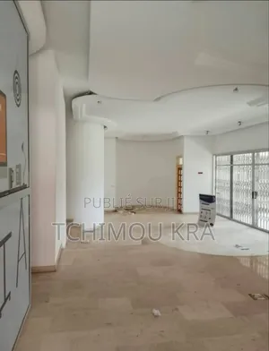 9chbre Duplex dans Mr Kimou Kra, Deux Plateaux à Louer