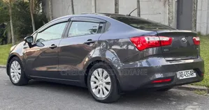 Kia Rio 2017 Gris