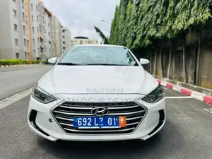Hyundai Elantra 2018 Blanc