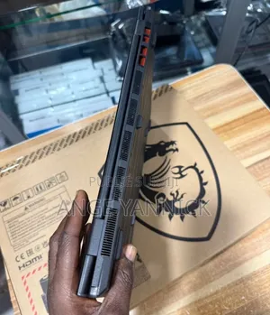 Nouveau Ordinateur portable MSI Cyborg 14 16GB Intel Core i7 SSD 512GB