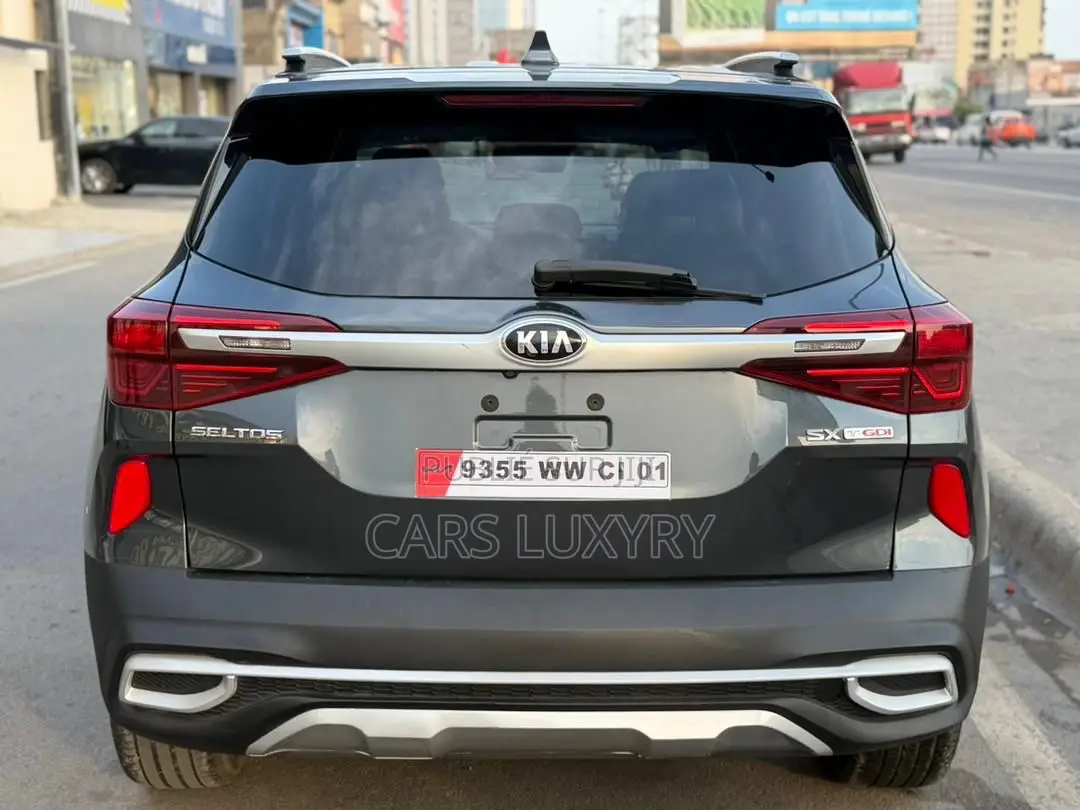 Kia Seltos 1.6 T-GDI 4WD 2021 Argenté