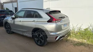 Mitsubishi Eclipse 2022 Gris