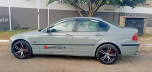 BMW 1 Series 2018 Blanc cassé