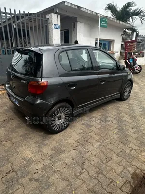 Toyota Yaris 2003 Noir