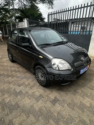 Toyota Yaris 2003 Noir
