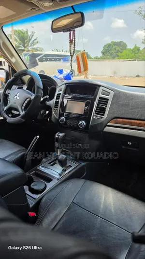 Mitsubishi Pajero V80 3.2 DI-D 2020 Blanc cassé