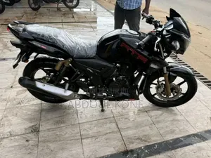 Nouveau TVS Apache 180 RTR 2024 Noir