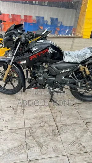Nouveau TVS Apache 180 RTR 2024 Noir