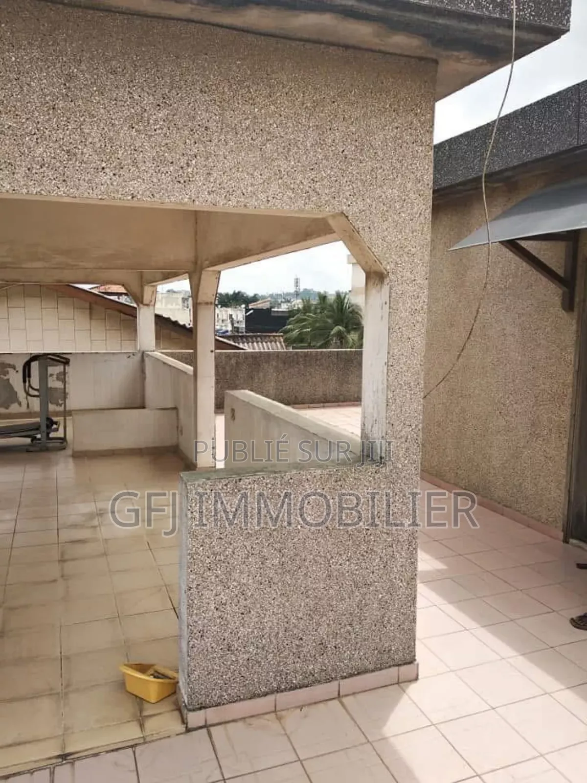 8chbre Duplex dans Francis Gweh, Cocody à Vendre