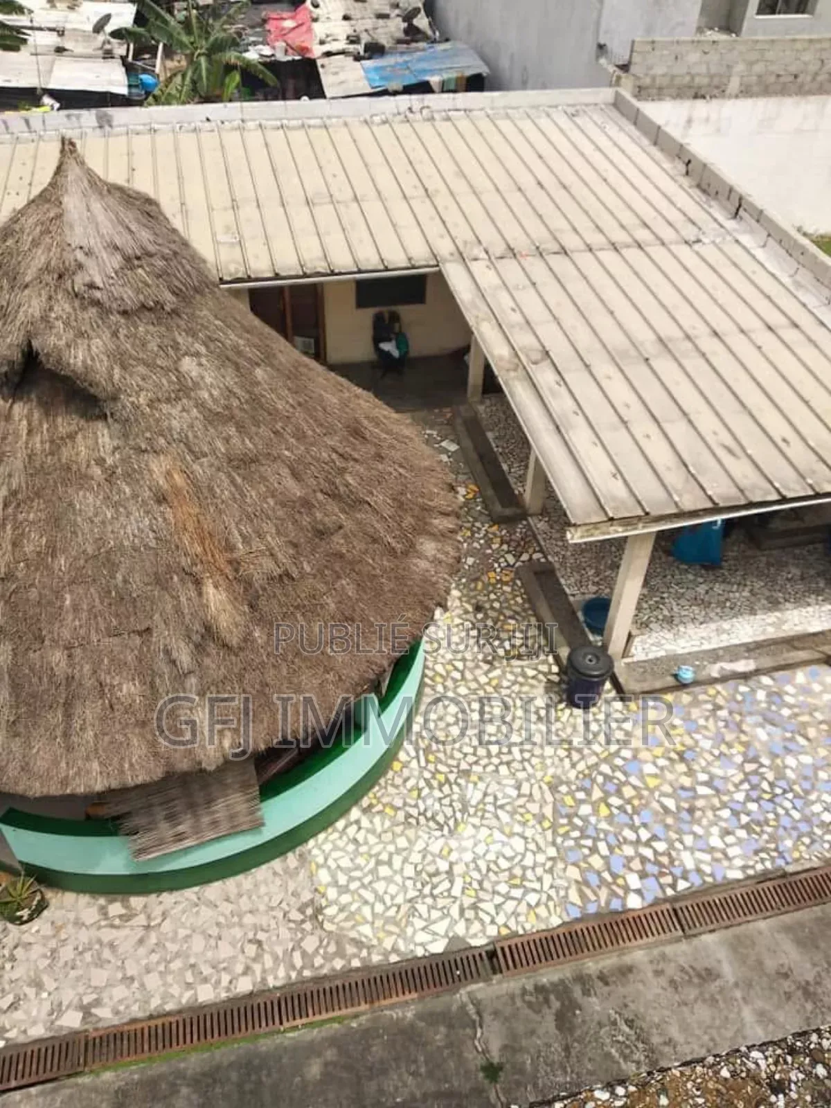 8chbre Duplex dans Francis Gweh, Cocody à Vendre