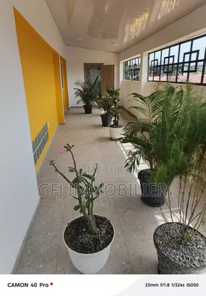 5chbre Duplex dans Francis Gweh, Cocody à Vendre