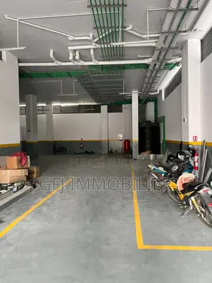 3chbre Appartement dans Francis Gweh, Cocody à Vendre