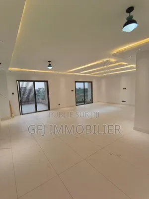 5chbre Duplex dans Francis Gweh, Cocody à Vendre