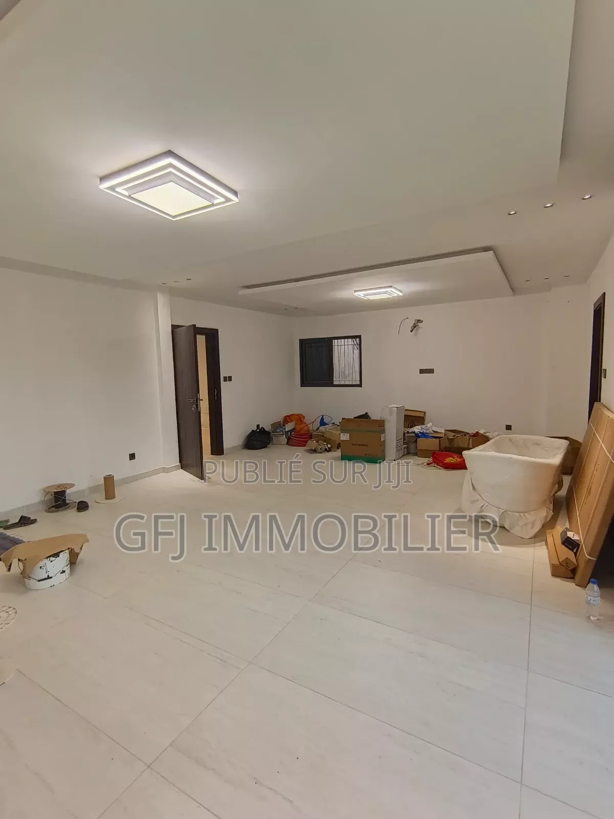 5chbre Duplex dans Francis Gweh, Cocody à Vendre