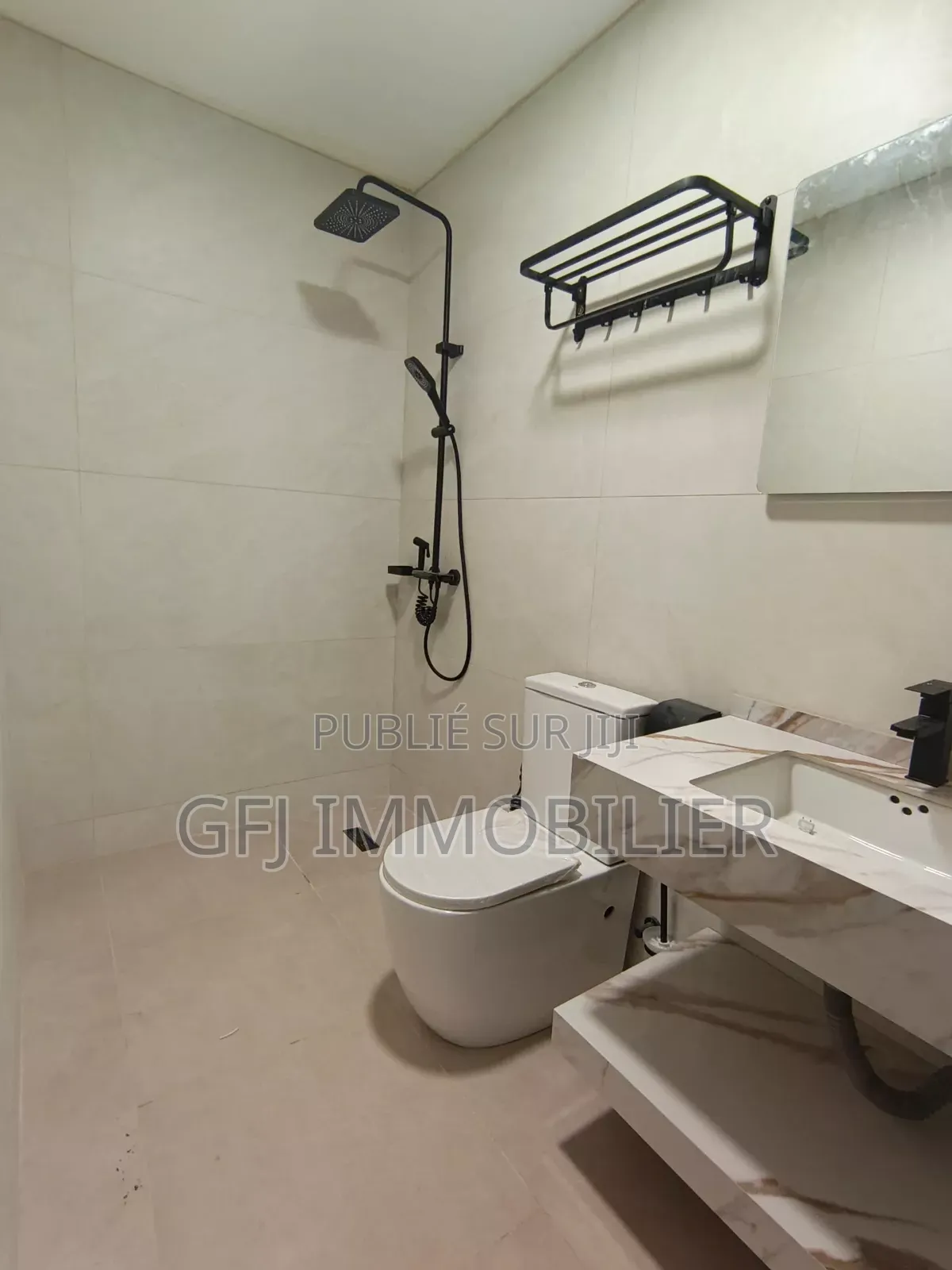 5chbre Duplex dans Francis Gweh, Cocody à Vendre