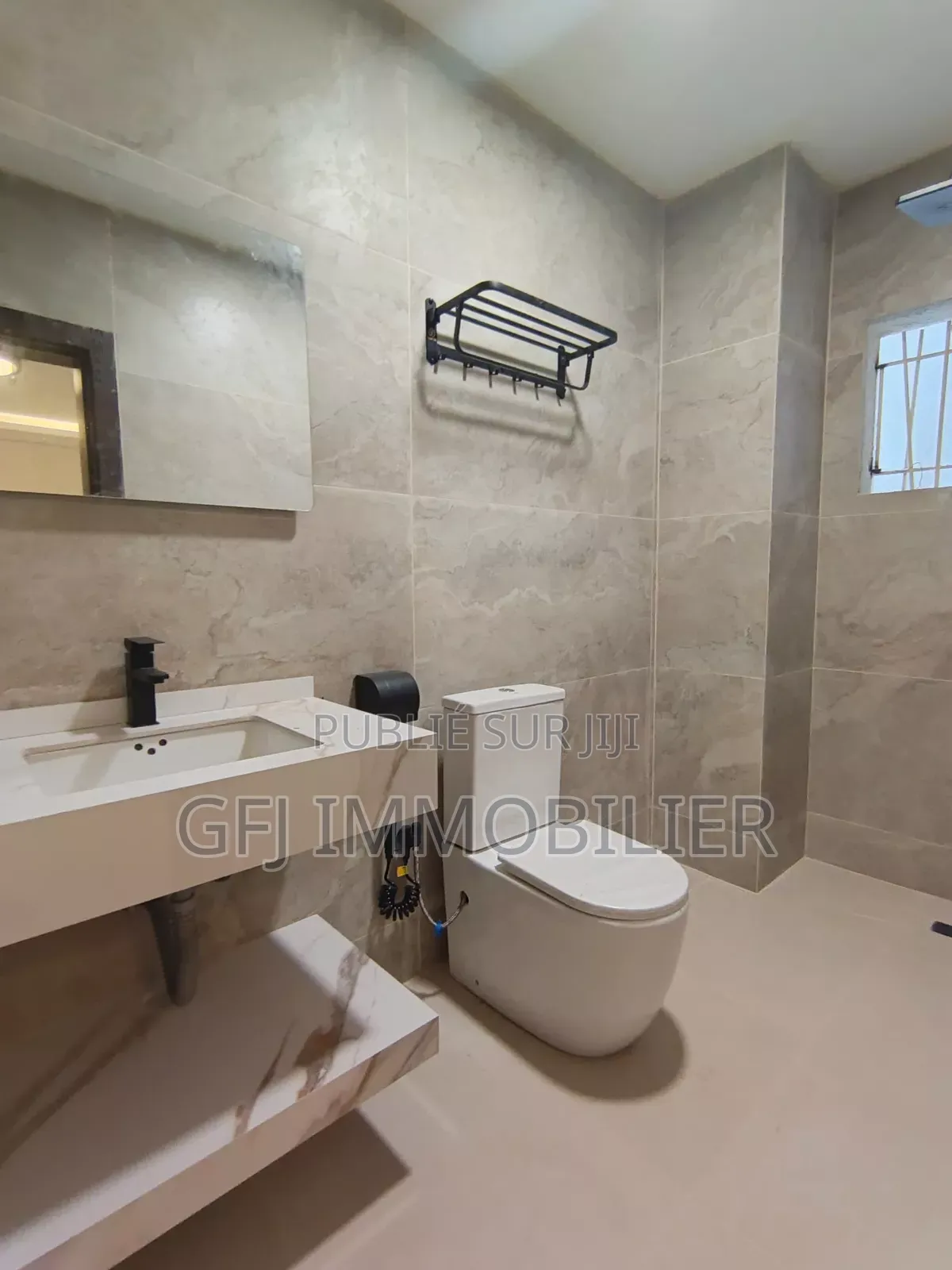 5chbre Duplex dans Francis Gweh, Cocody à Vendre