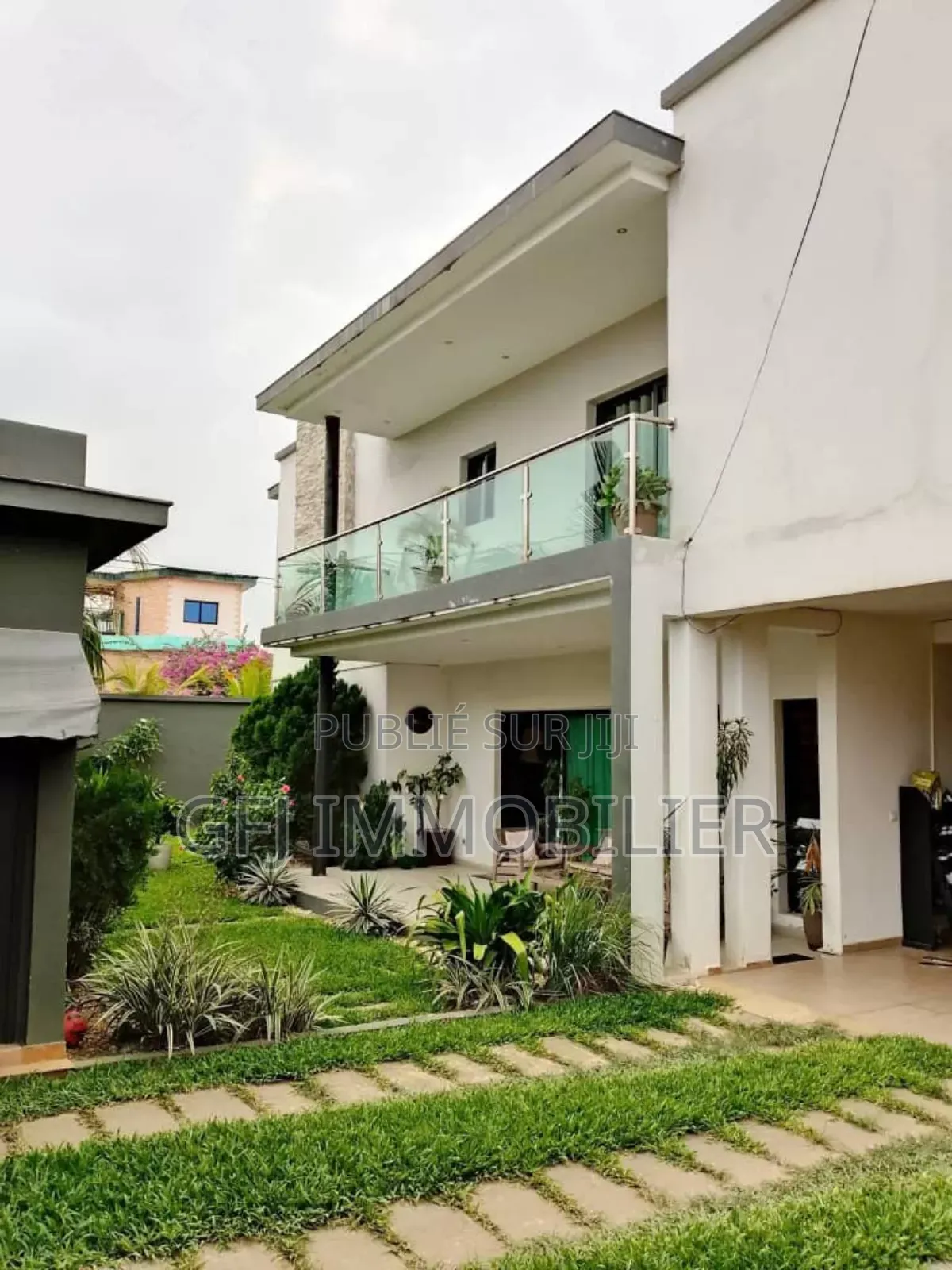 6chbre Duplex dans Francis Gweh, Cocody à Vendre