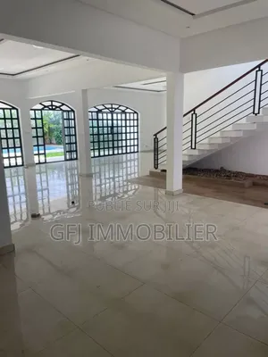 6chbre Duplex dans Francis Gweh, Cocody à Vendre