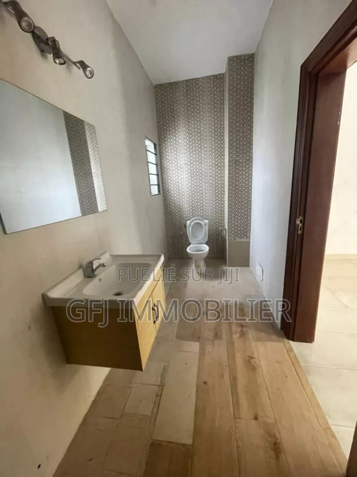 6chbre Duplex dans Francis Gweh, Cocody à Vendre