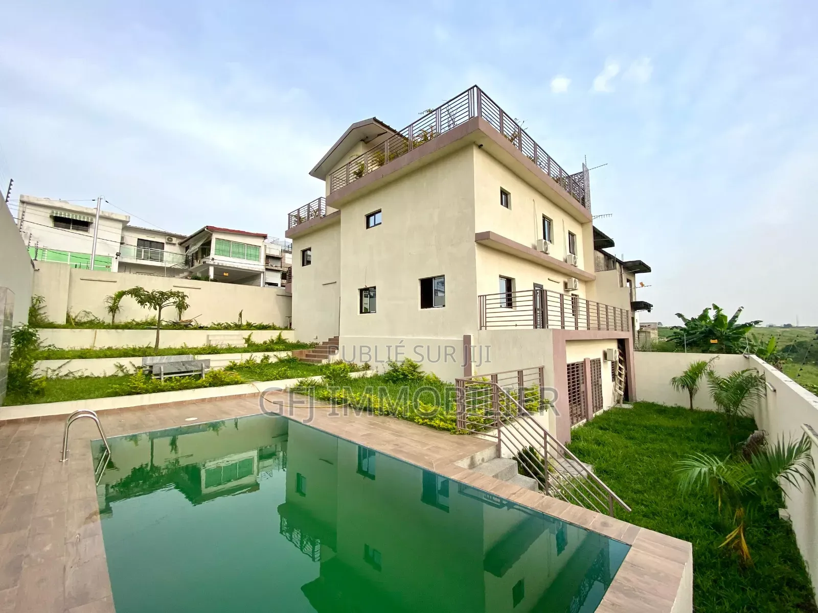 5chbre Duplex dans Francis Gweh, Cocody à Vendre