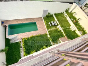 5chbre Duplex dans Francis Gweh, Cocody à Vendre