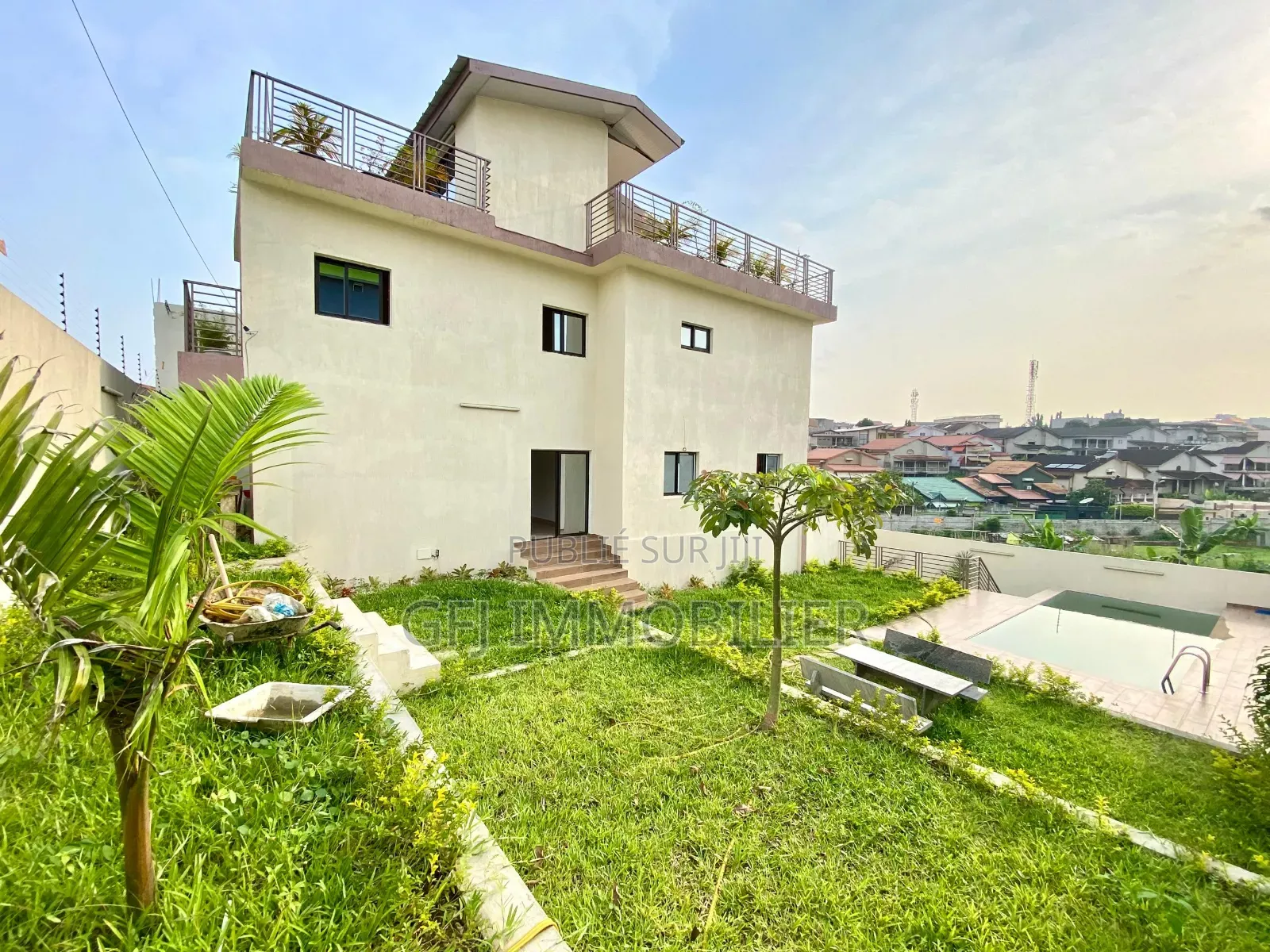 5chbre Duplex dans Francis Gweh, Cocody à Vendre